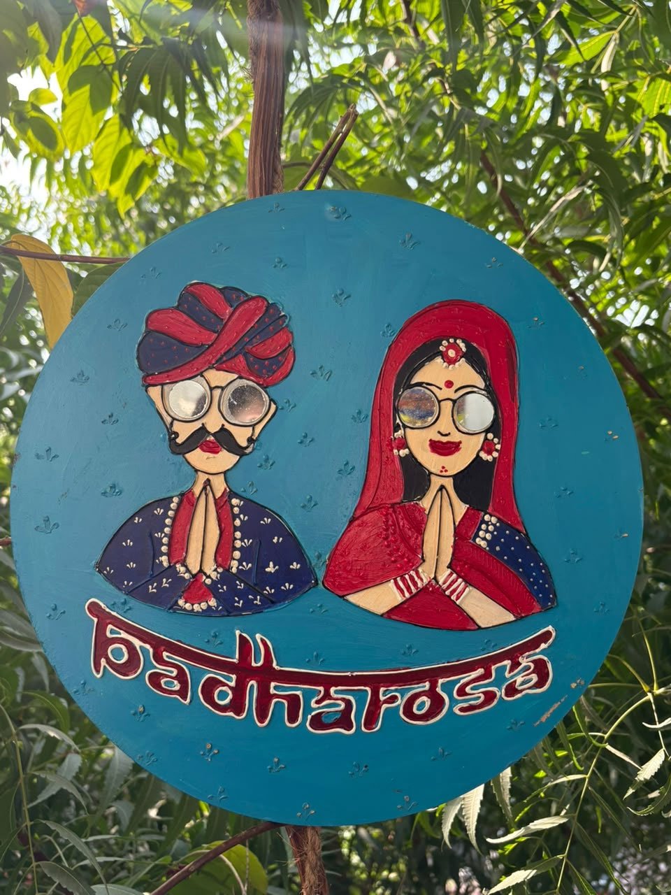 Round Lippan Art