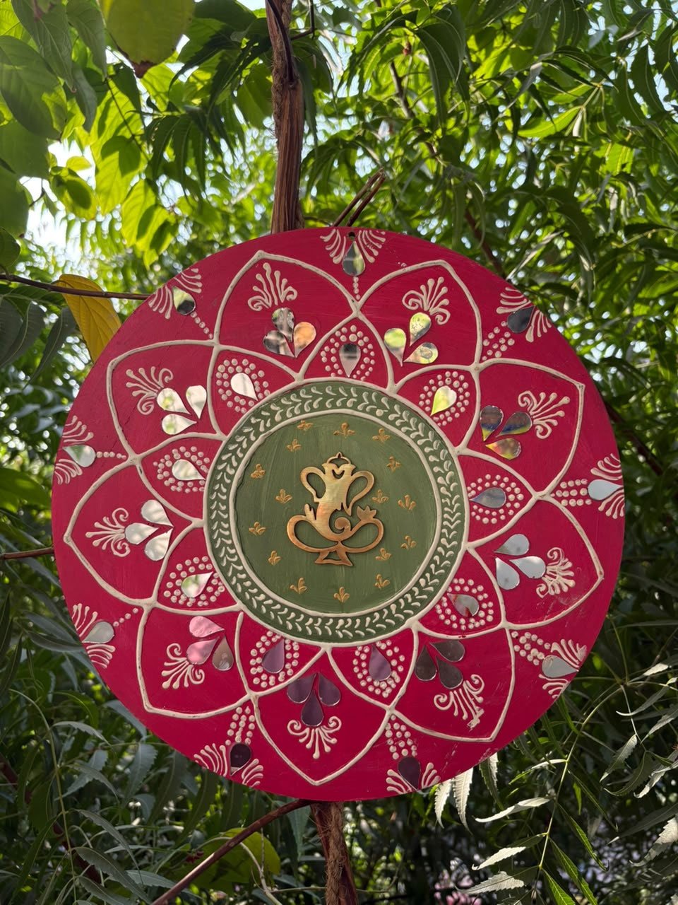 Round Lippan Art