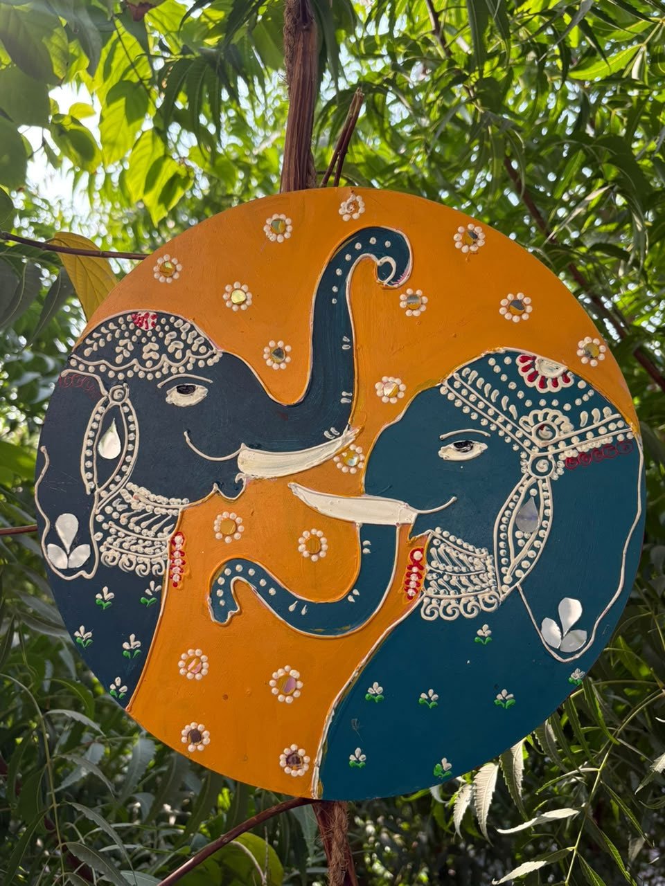 Round Lippan Art