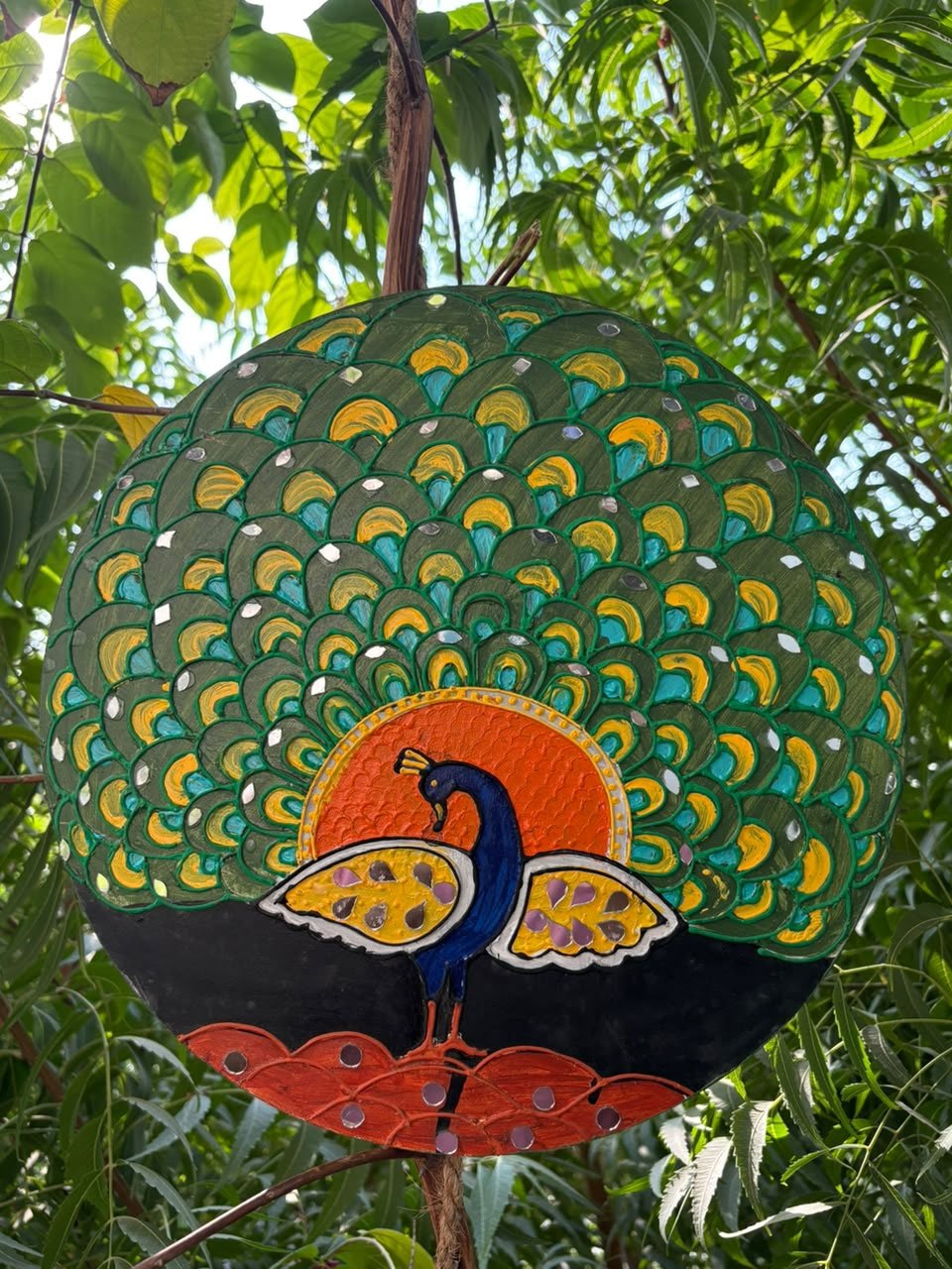 Round Lippan Art