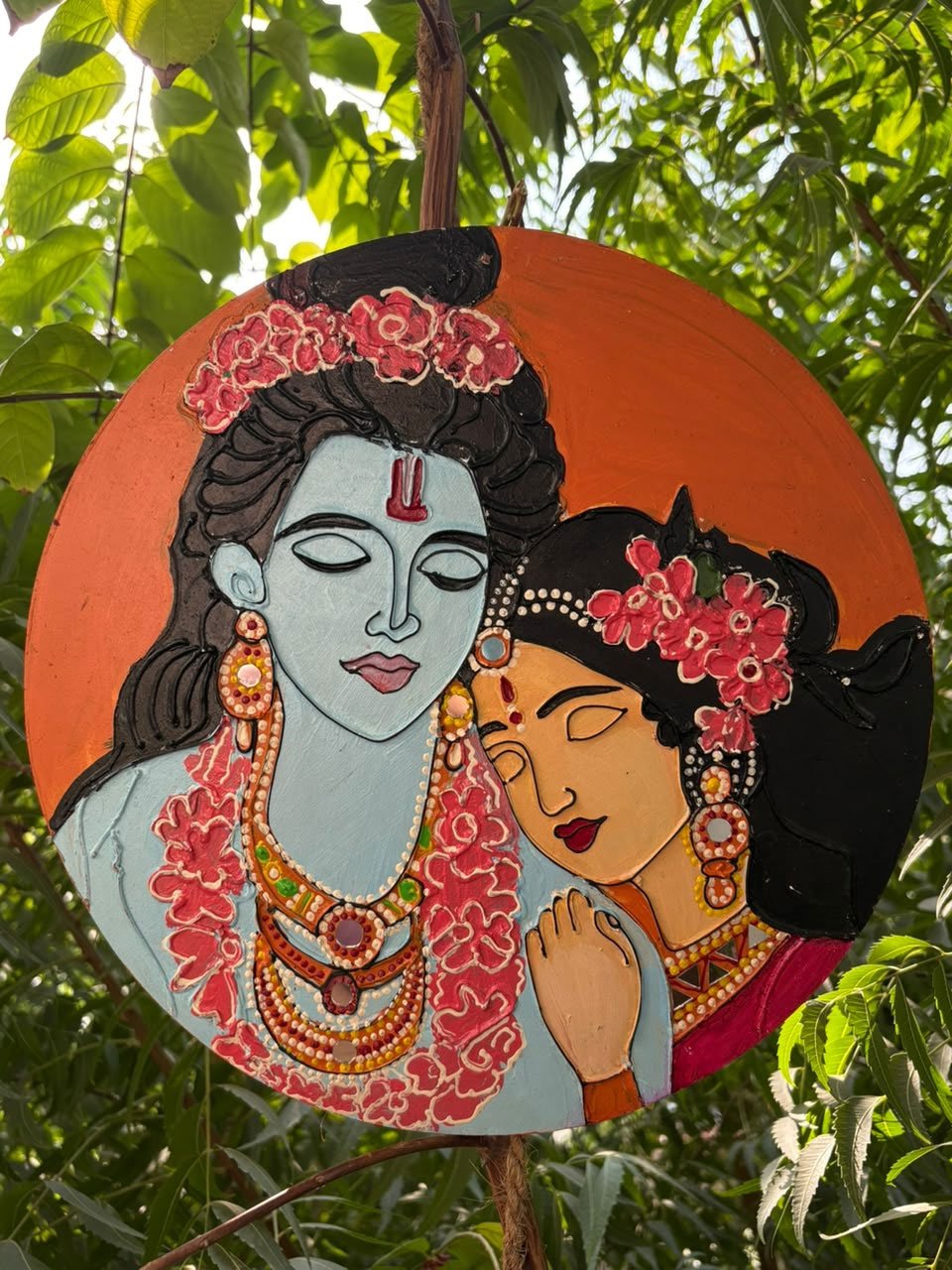 Round Lippan Art